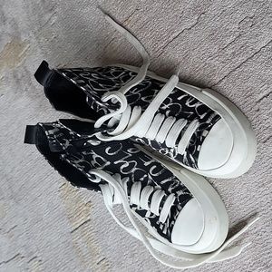 Dolce & Gabbana Kidshigh-top graffiti-print sneakers